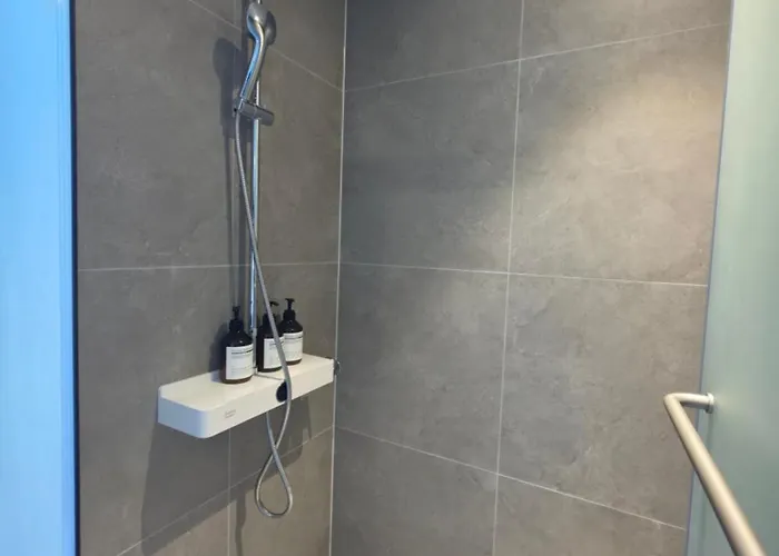 With Moon ホステル *
